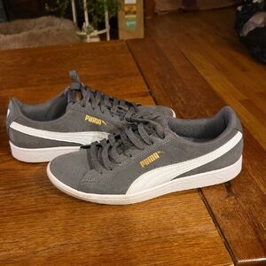 Puma Men's Gray and White Sneakers